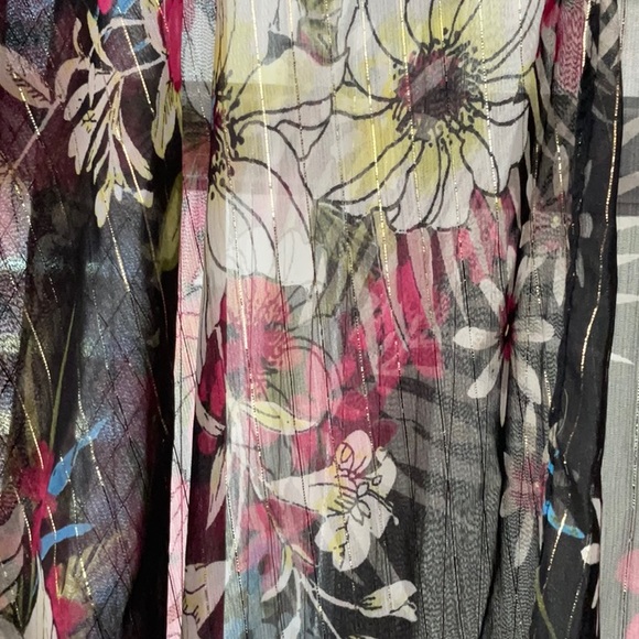 Sheer shawl/wrap for summer NWT - Picture 2 of 3